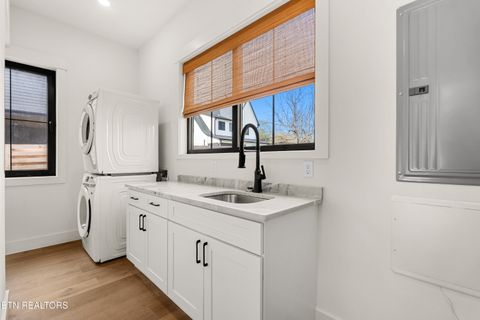 Tiny photo for 2011 Maplewood Drive, Knoxville, TN 37920 (MLS # 1327076)