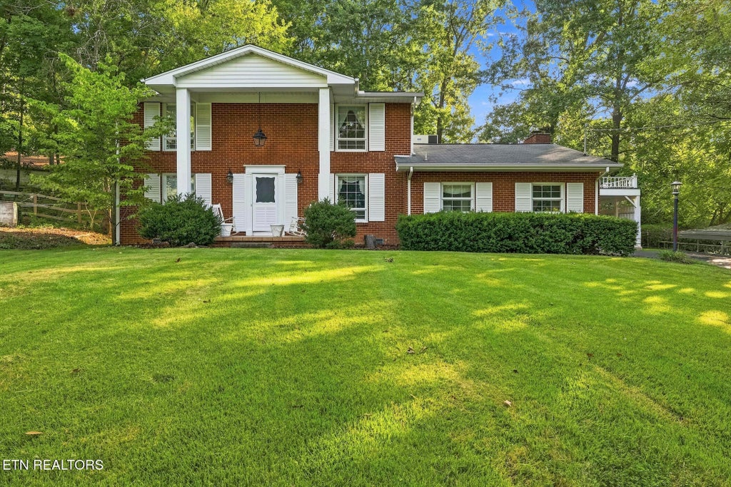 Photo of 7305 Toxaway Drive, Knoxville, TN 37909 (MLS # 1358465)