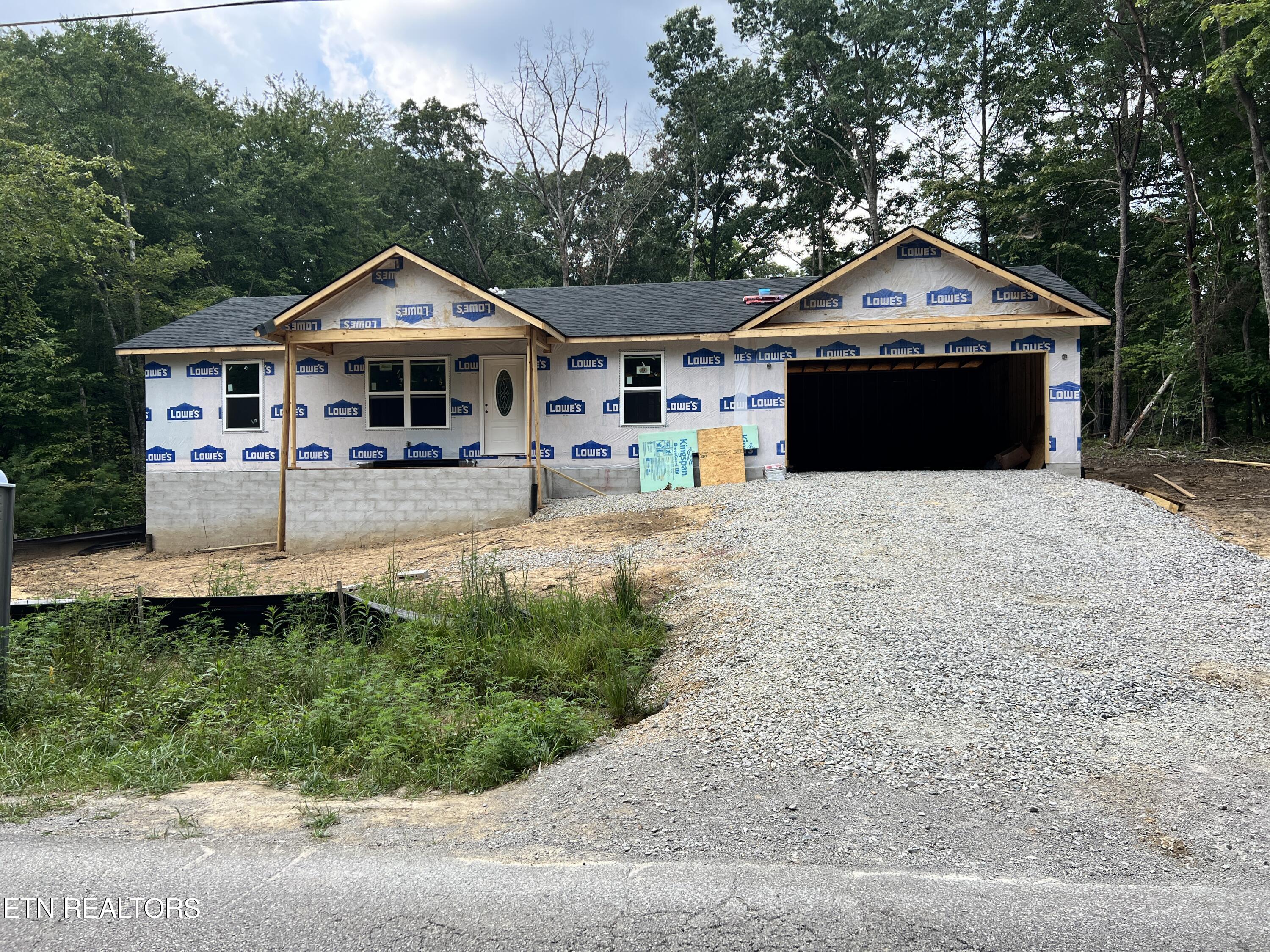 View Crossville, TN 38572 house