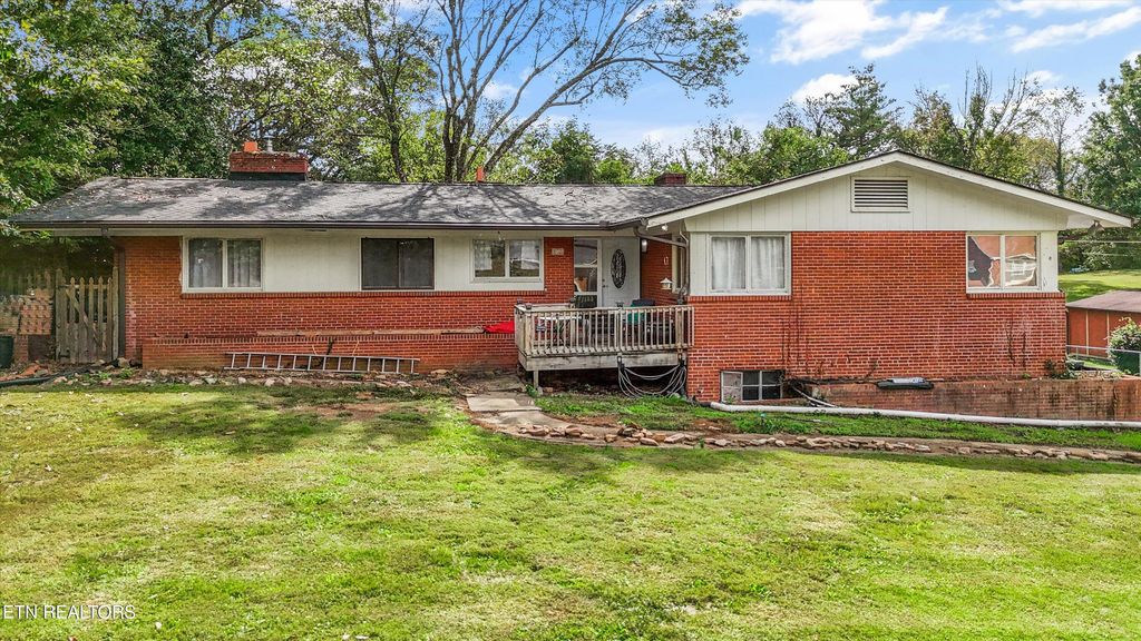 Photo of 106 Mayflower Drive, Knoxville, TN 37920 (MLS # 1318418)