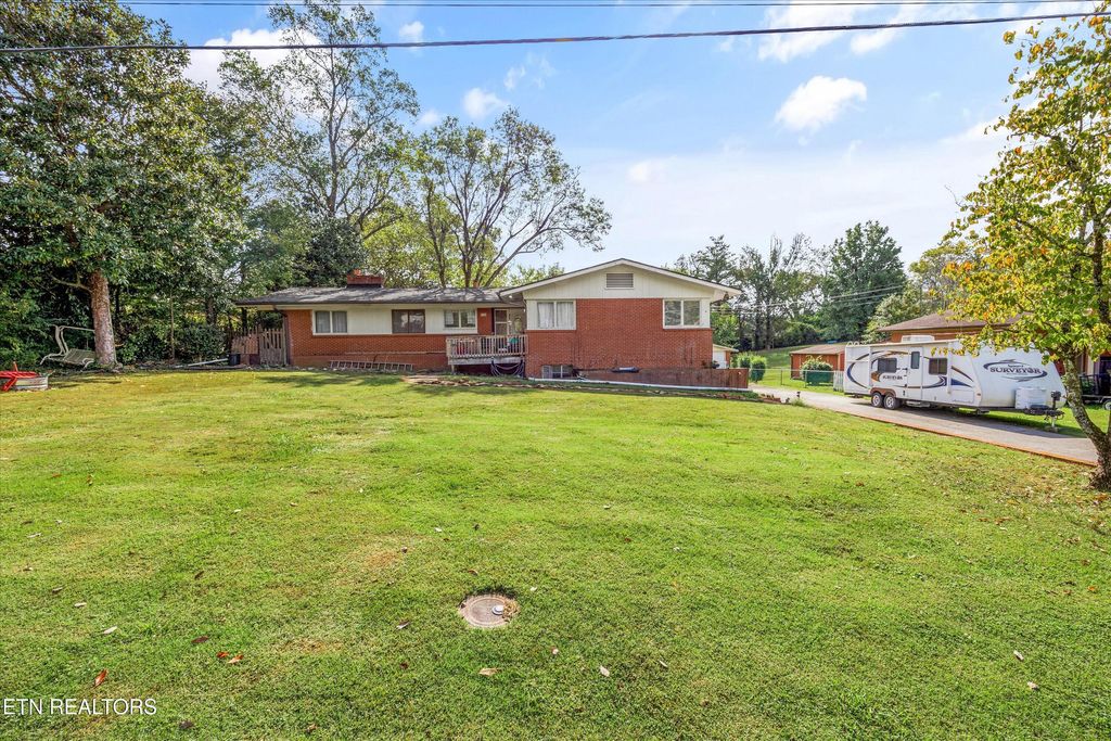 Photo of 106 Mayflower Drive, Knoxville, TN 37920 (MLS # 1318418)