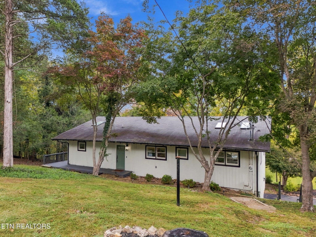 Photo of 1464 Twin Coves Drive, Lenoir City, TN 37772 (MLS # 1360635)