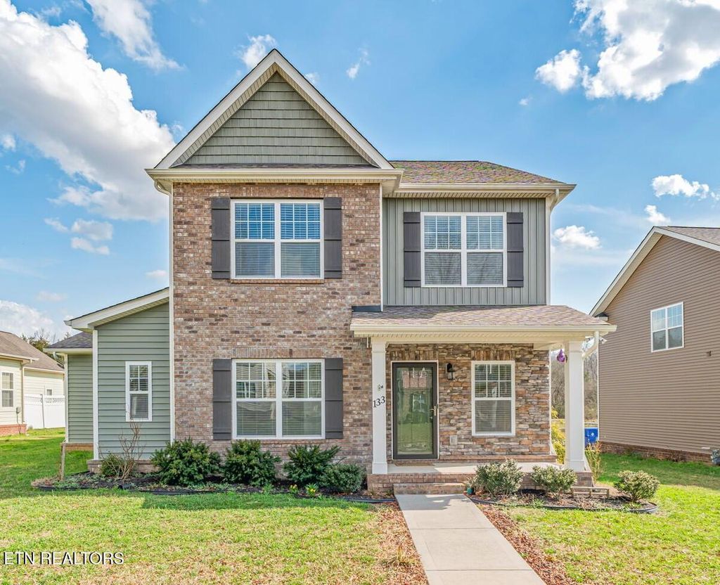 Photo of 133 Fallberry St, Oak Ridge, TN 37830 (MLS # 1332190)