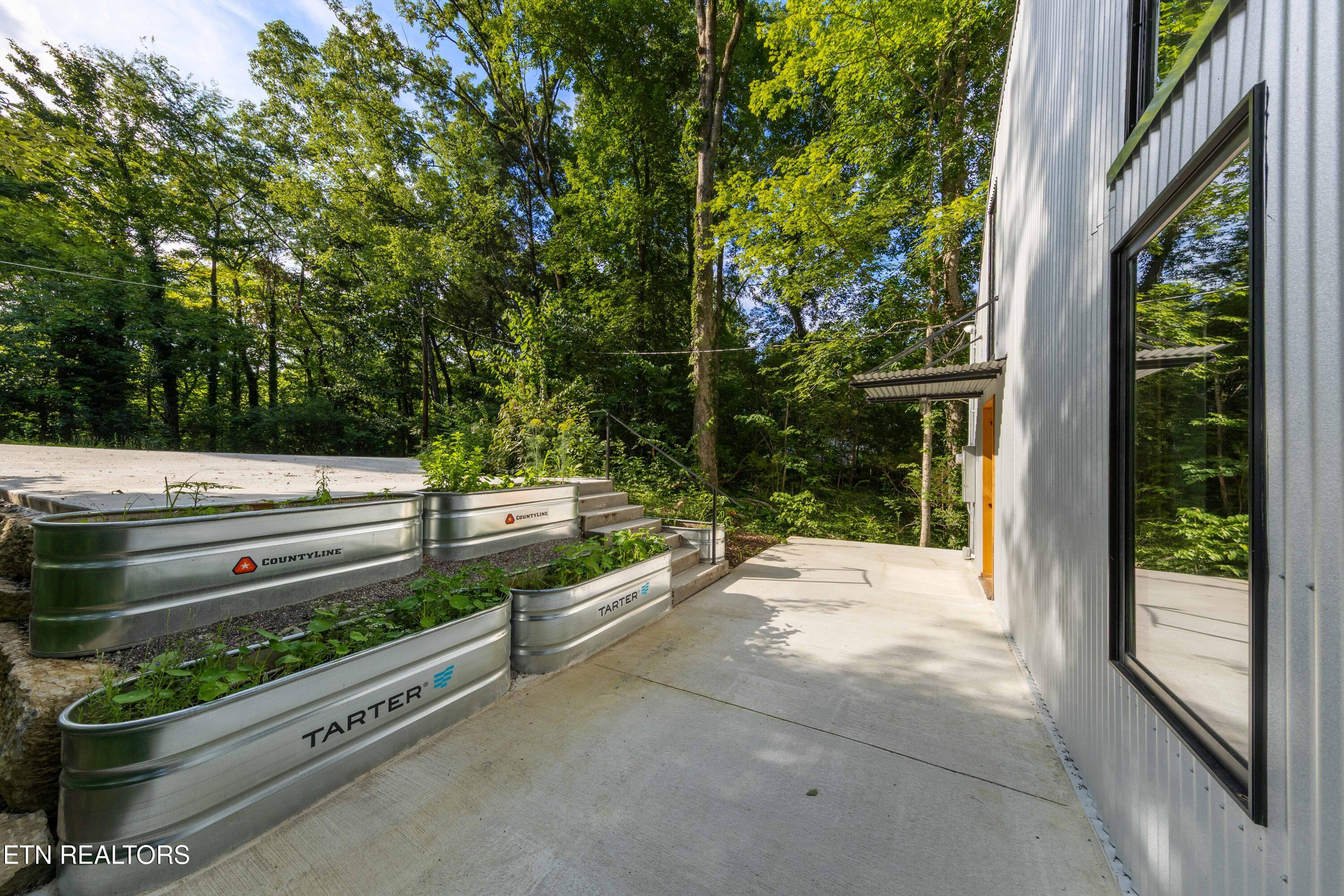 608 Lookout Court