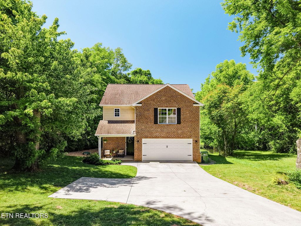 Photo of 327 Brown School Rd, Maryville, TN 37804 (MLS # 1341335)
