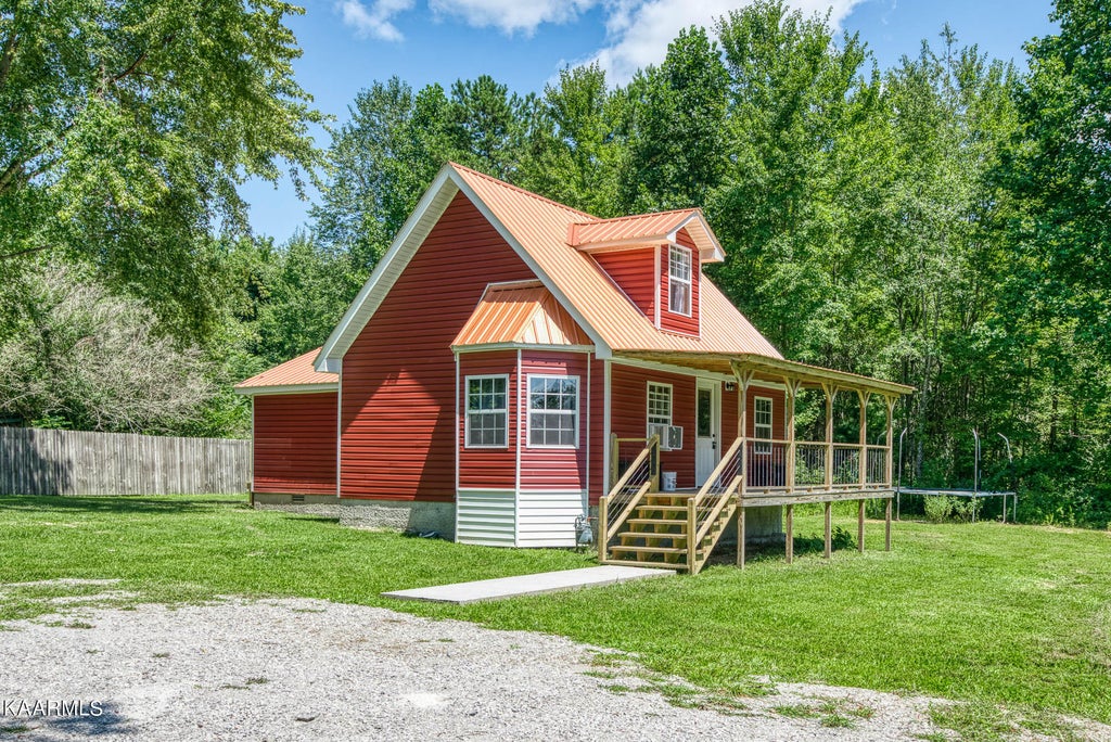 Photo of 1106 W Hill Rd, Jamestown, TN 38556 (MLS # 1236602)