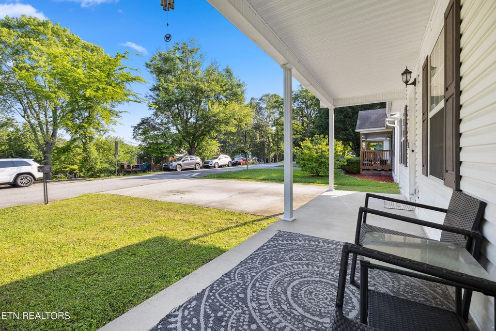 Photo of 2740 Gaston Ave, Knoxville, TN 37917 (MLS # 1303591)