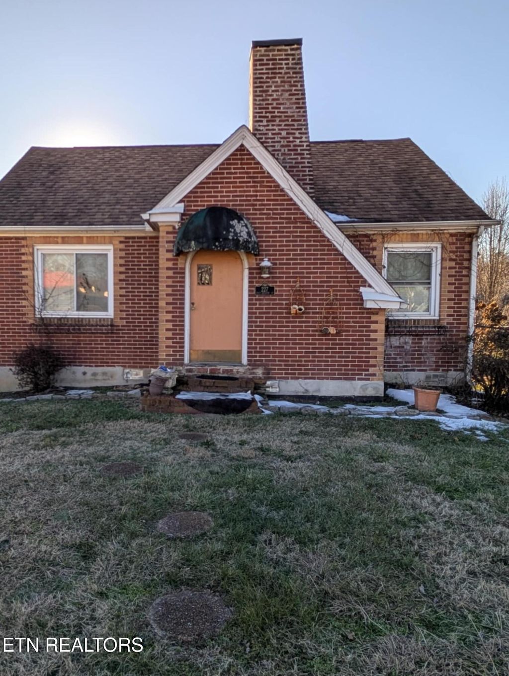 Photo of 227 E Weaver St, Clinton, TN 37716 (MLS # 1292533)