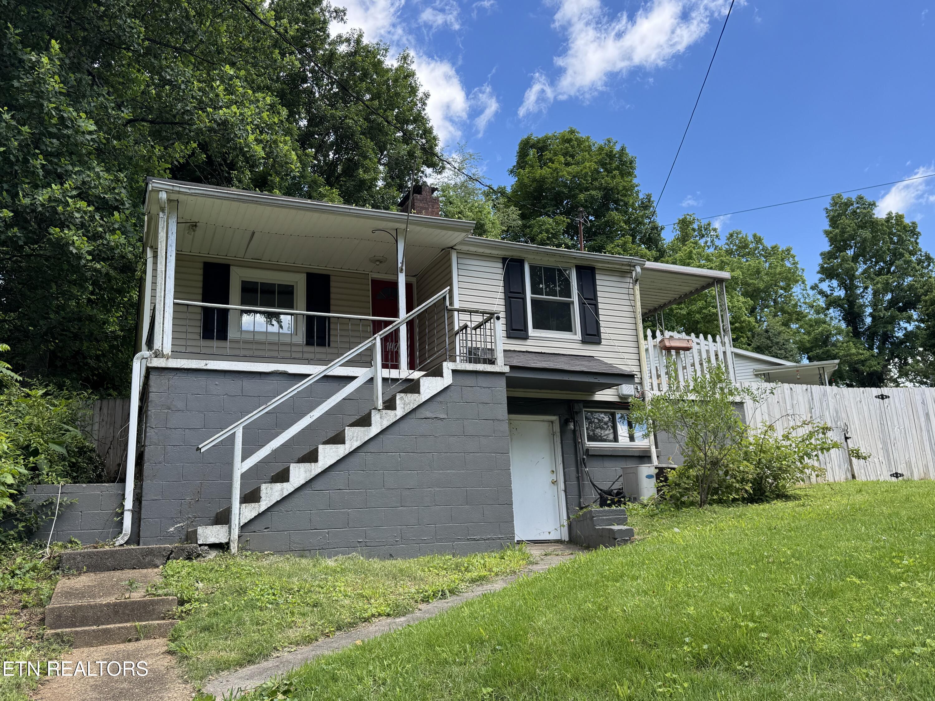 142 W Wadsworth Circle