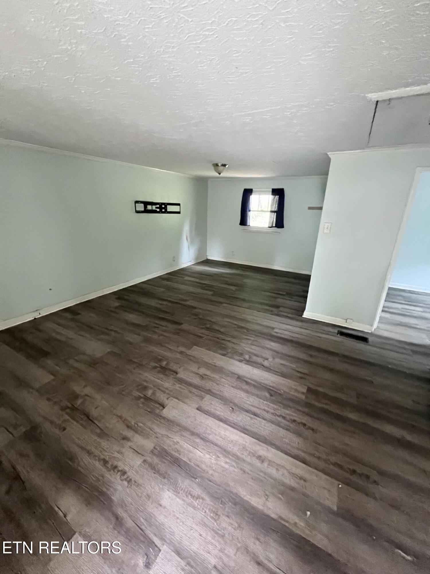 142 W Wadsworth Circle