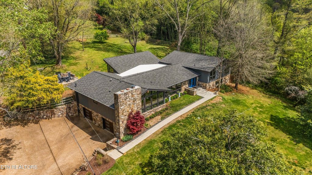 Photo of 3811 Maloney Rd, Knoxville, TN 37920 (MLS # 1335165)