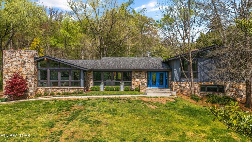 Photo of 3811 Maloney Rd, Knoxville, TN 37920 (MLS # 1335165)