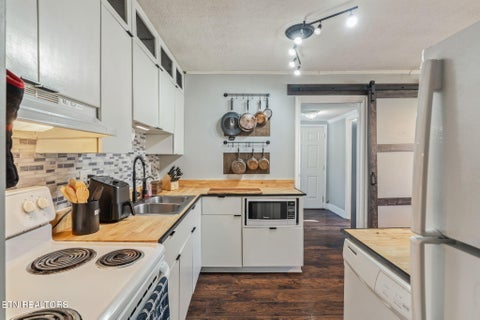Tiny photo for 1906 Price Ave, Knoxville, TN 37920 (MLS # 1354946)