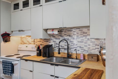 Tiny photo for 1906 Price Ave, Knoxville, TN 37920 (MLS # 1354946)