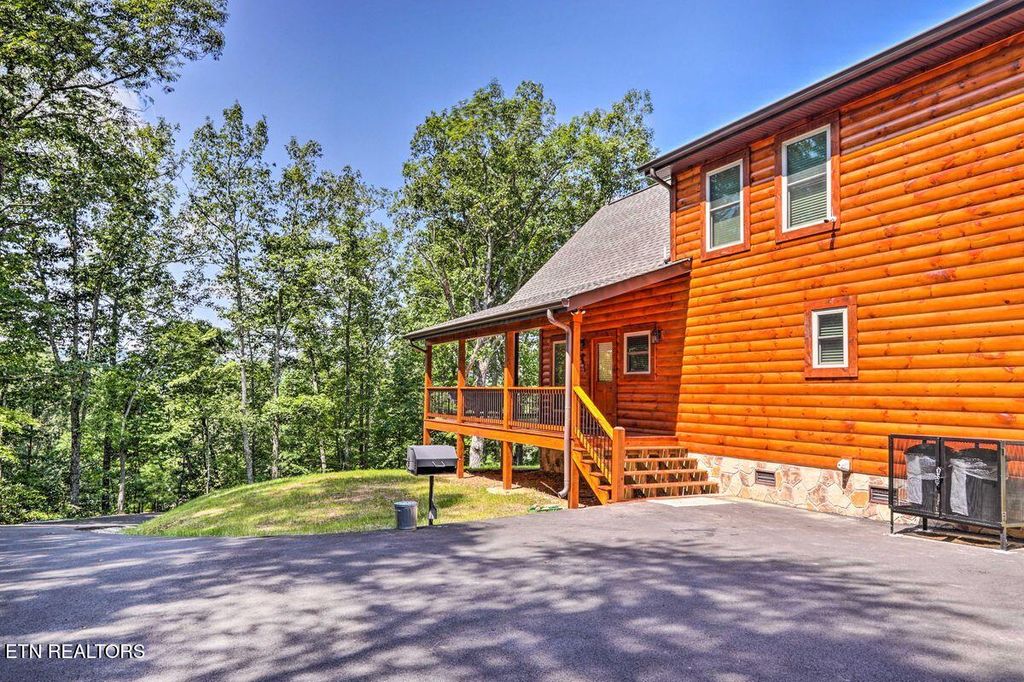 Photo of 3805 Pleasant View Lane, Sevierville, TN 37862 (MLS # 1334820)