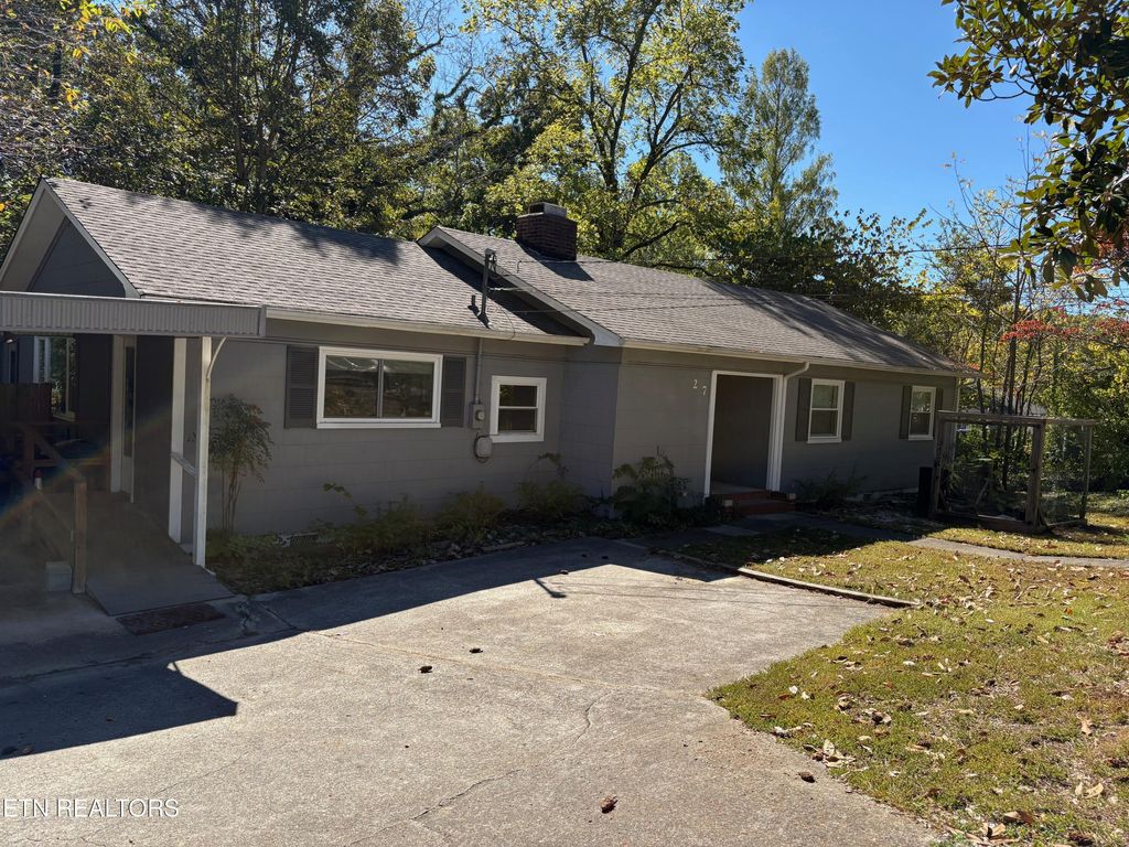 Photo of 27 Outer Drive, Oak Ridge, TN 37830 (MLS # 1318739)