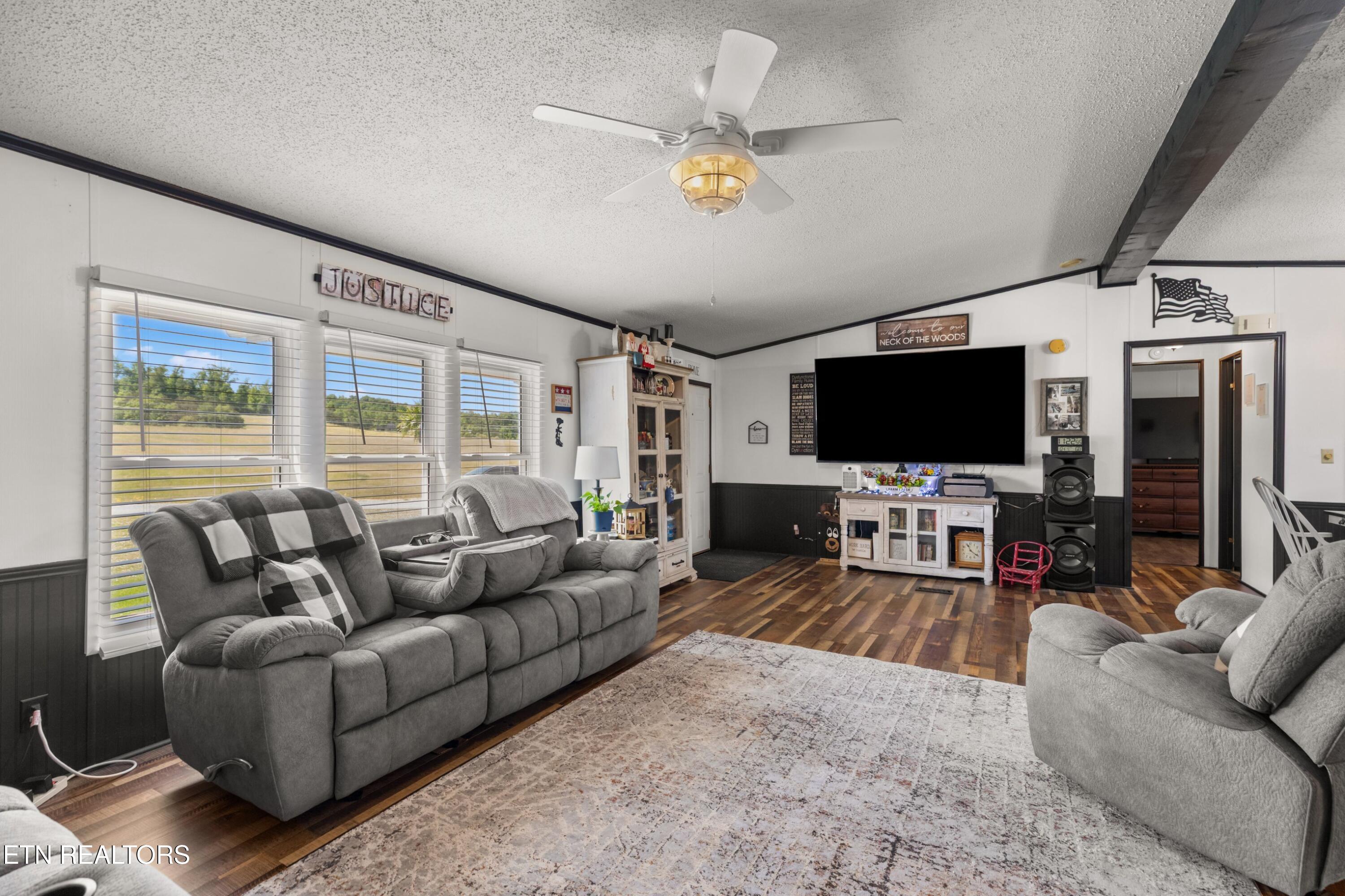 265 Leach Acres