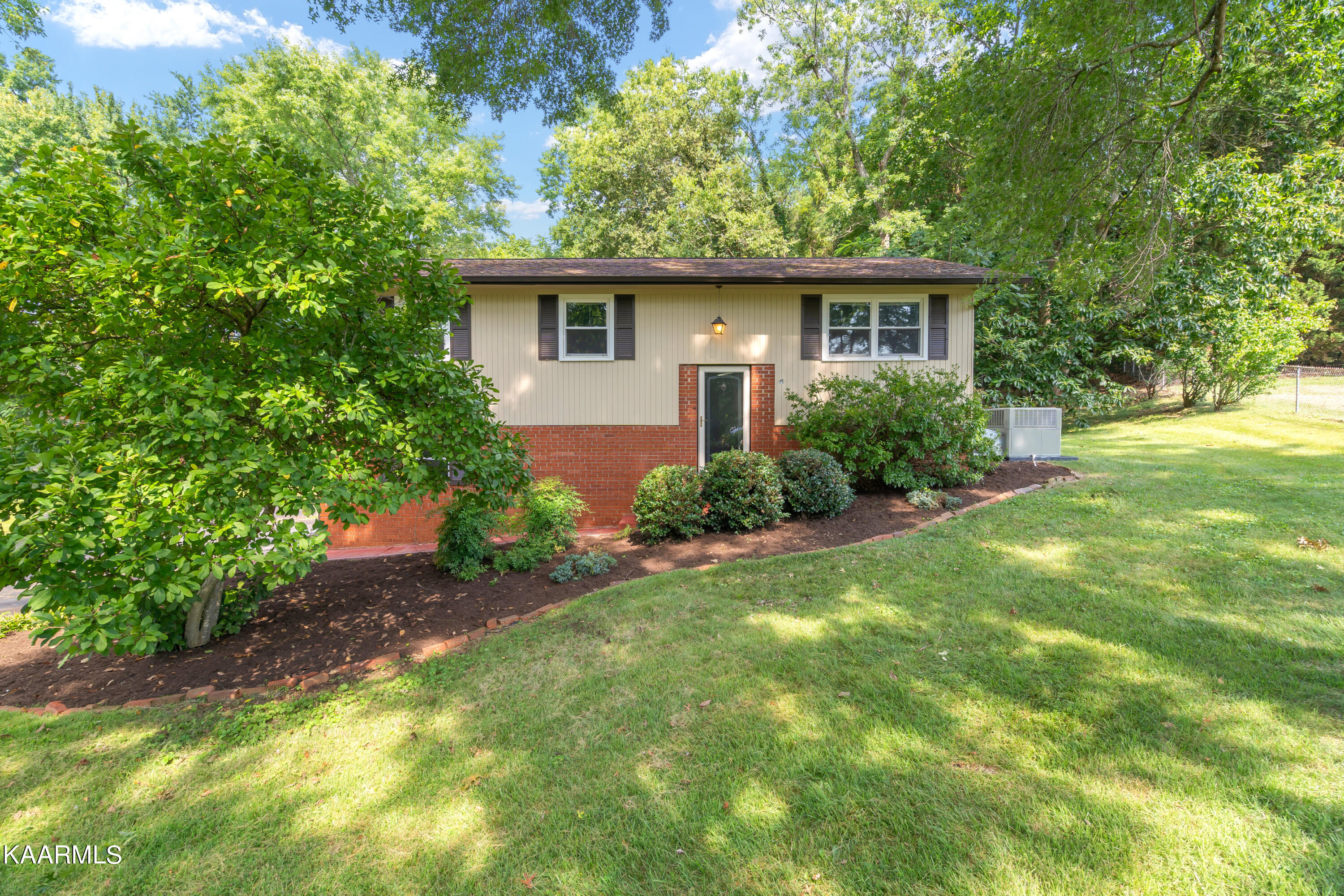 Photo 1 of 44 — 7809 Serena Circle, Knoxville, TN 37919