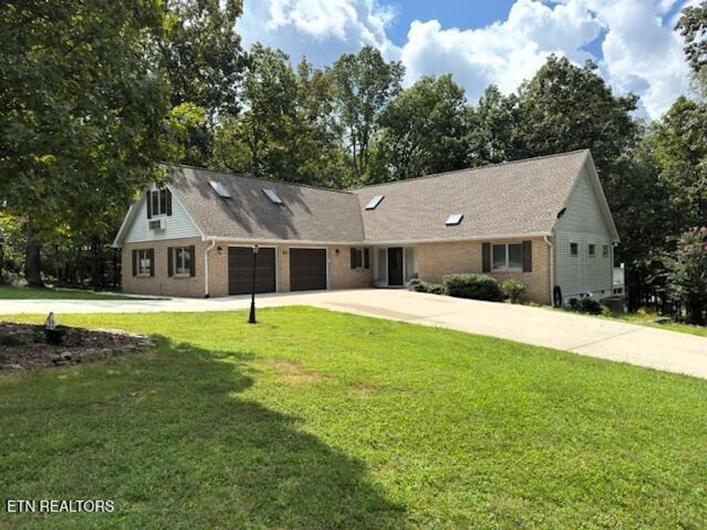 Photo of 21 Rolling Green Court, Crossville, TN 38558 (MLS # 1314243)