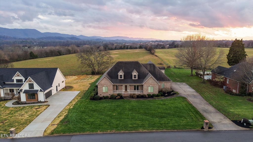 Photo of 2570 Creekstone Circle, Maryville, TN 37804 (MLS # 1324081)