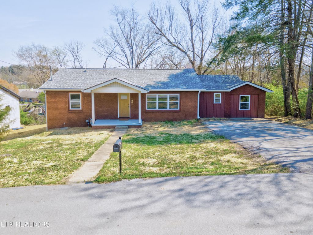 Photo of 120 Scenic Drive, Sevierville, TN 37862 (MLS # 1332779)