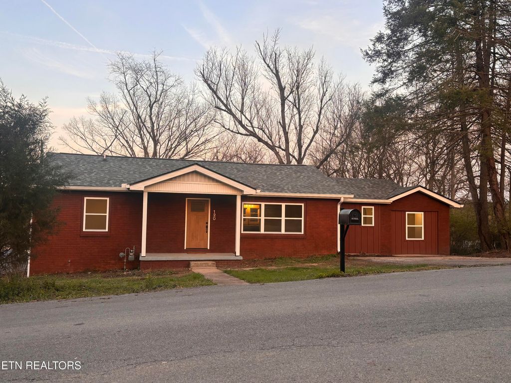 Photo of 120 Scenic Drive, Sevierville, TN 37862 (MLS # 1332779)