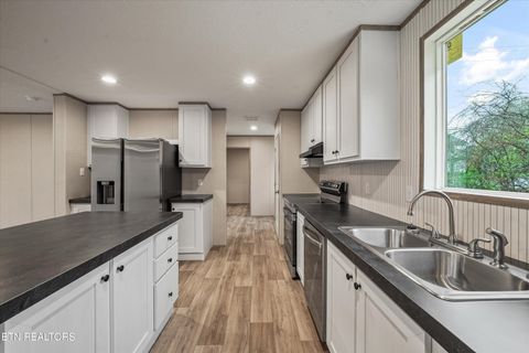 Tiny photo for 400 Park St, Athens, TN 37303 (MLS # 1332403)