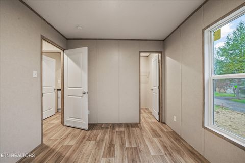 Tiny photo for 400 Park St, Athens, TN 37303 (MLS # 1332403)