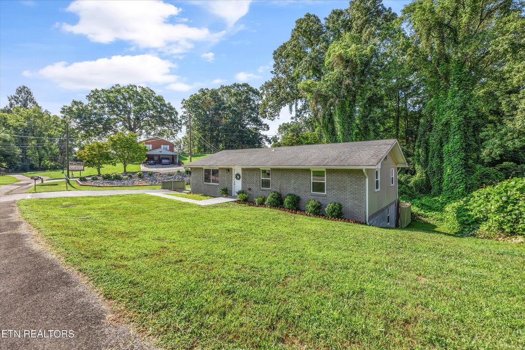 Photo of 133 Lasalle Rd, Oak Ridge, TN 37830 (MLS # 1311643)