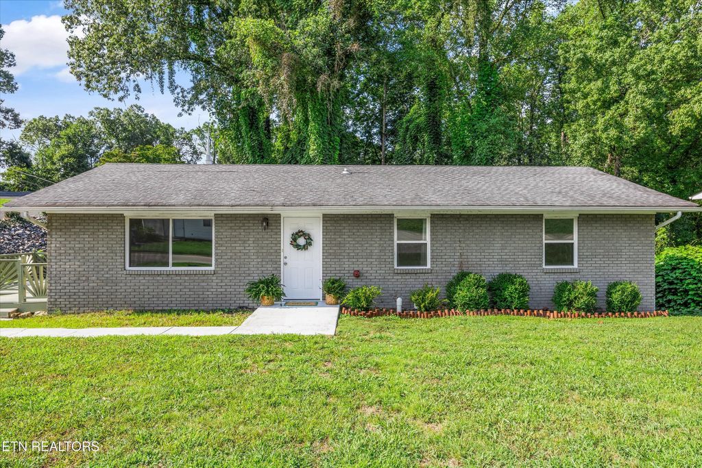 Photo of 133 Lasalle Rd, Oak Ridge, TN 37830 (MLS # 1311643)