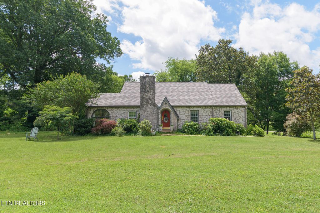 Photo of 5804 Green Valley Drive, Knoxville, TN 37914 (MLS # 1305271)