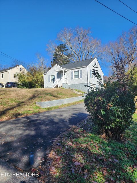 Tiny photo for 5724 Woodale Drive, Knoxville, TN 37912 (MLS # 1323113)