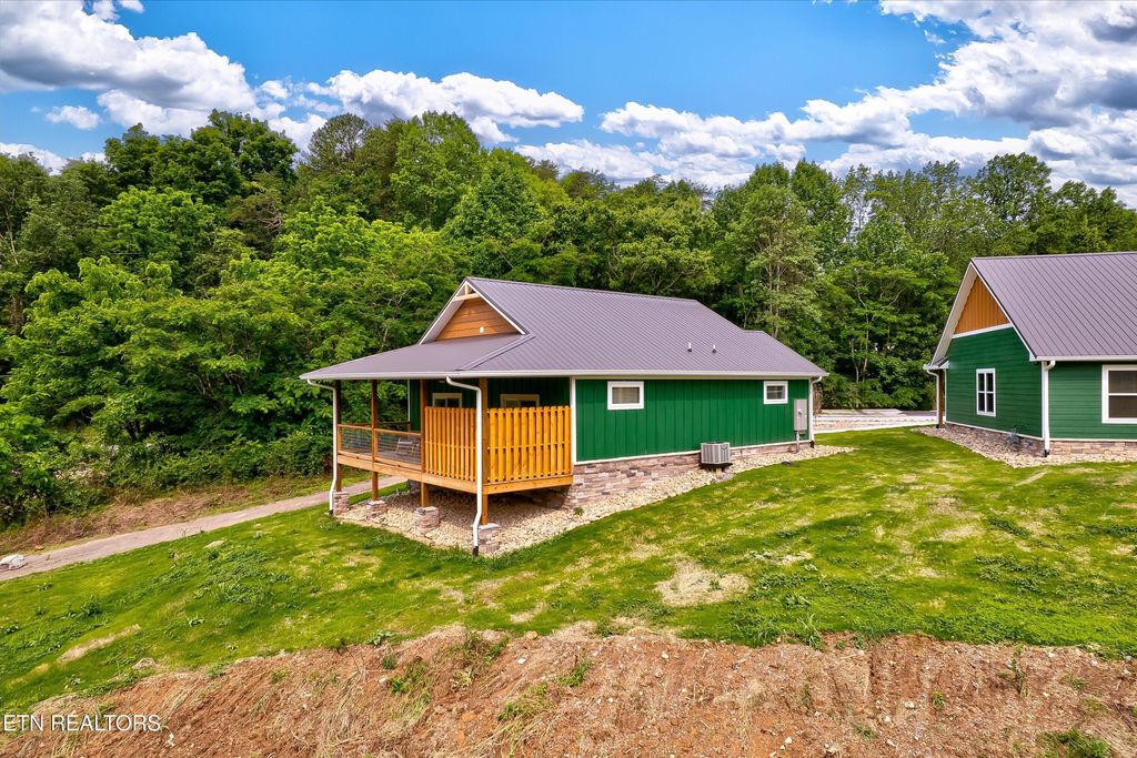 Photo of 1012 Pinyon Circle, Pigeon Forge, TN 37863 (MLS # 1317646)