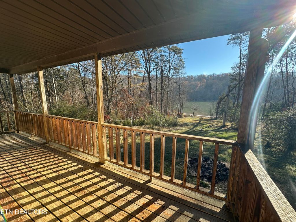 Photo of 1275 Cove Road Rd, Kingston, TN 37763 (MLS # 1284431)