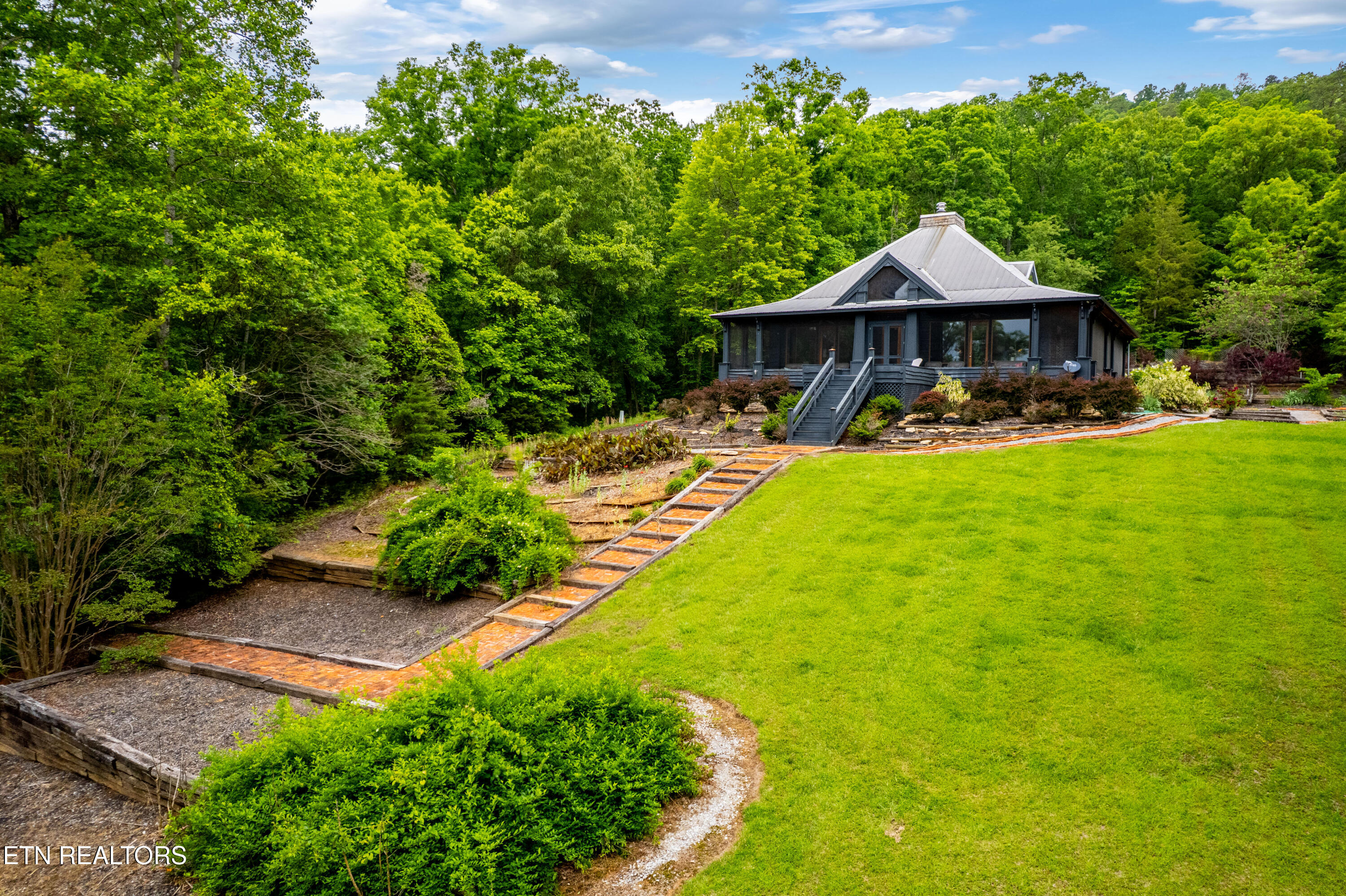 1139 Reagan Valley Rd
