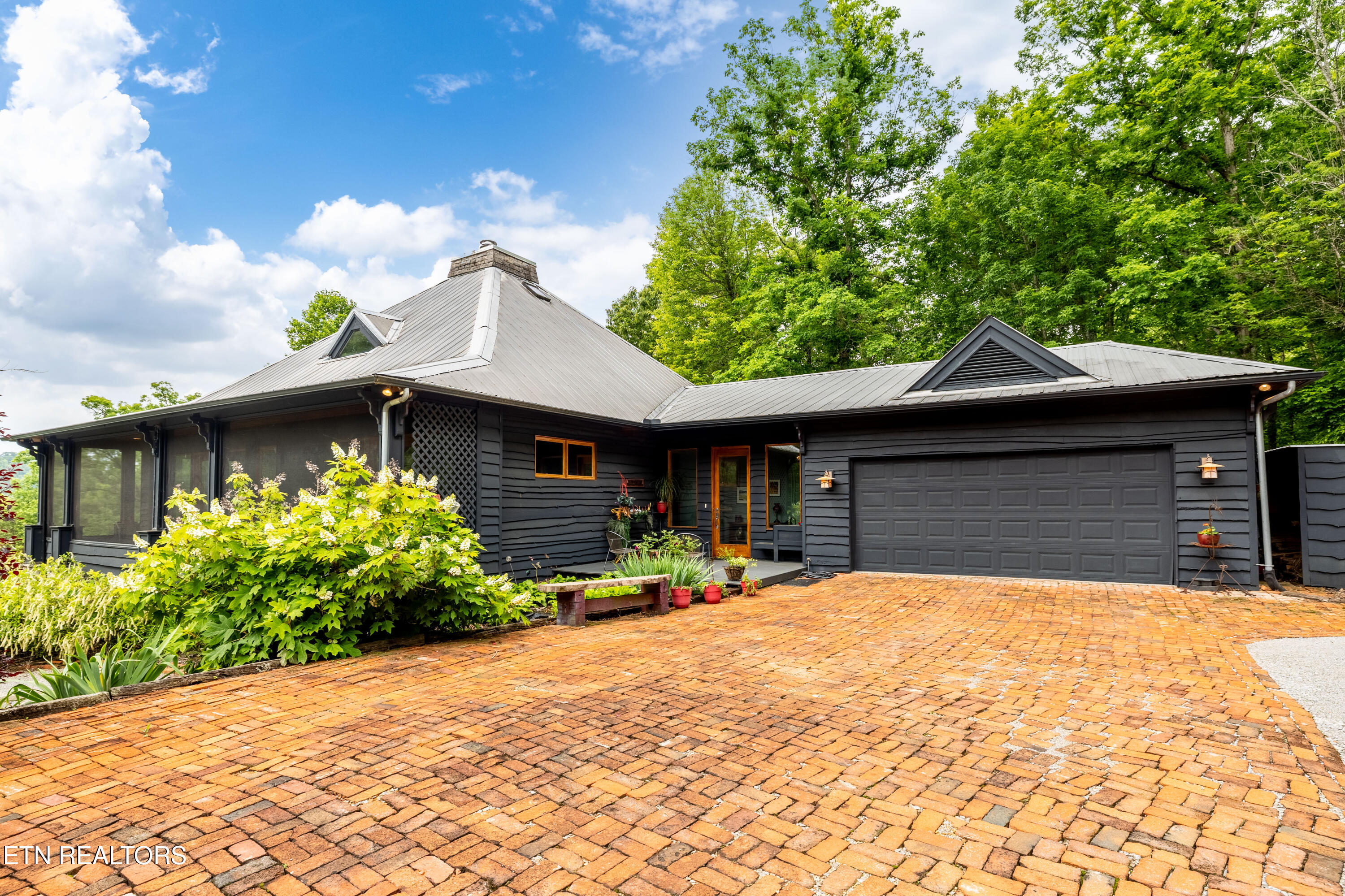 1139 Reagan Valley Rd