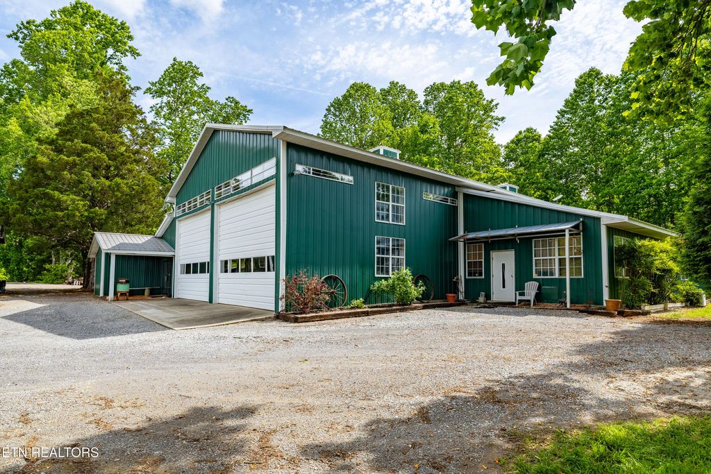 Photo of 1139 Reagan Valley Rd Rd, Tellico Plains, TN 37385 (MLS # 1305196)