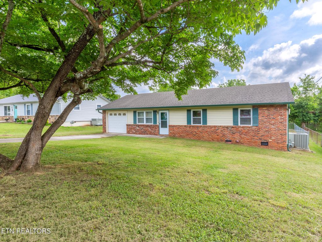 Photo of 5808 Mondale Rd, Knoxville, TN 37912 (MLS # 1342767)
