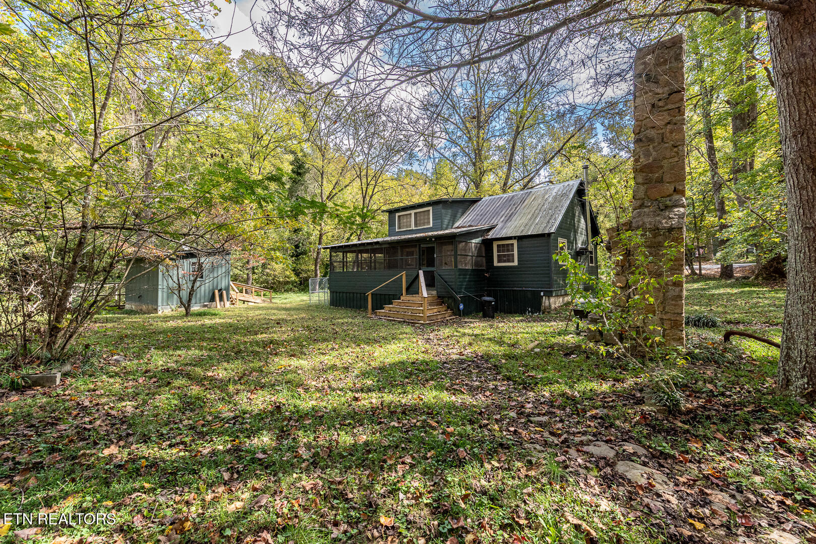 6806 Walnut Loop Rd
