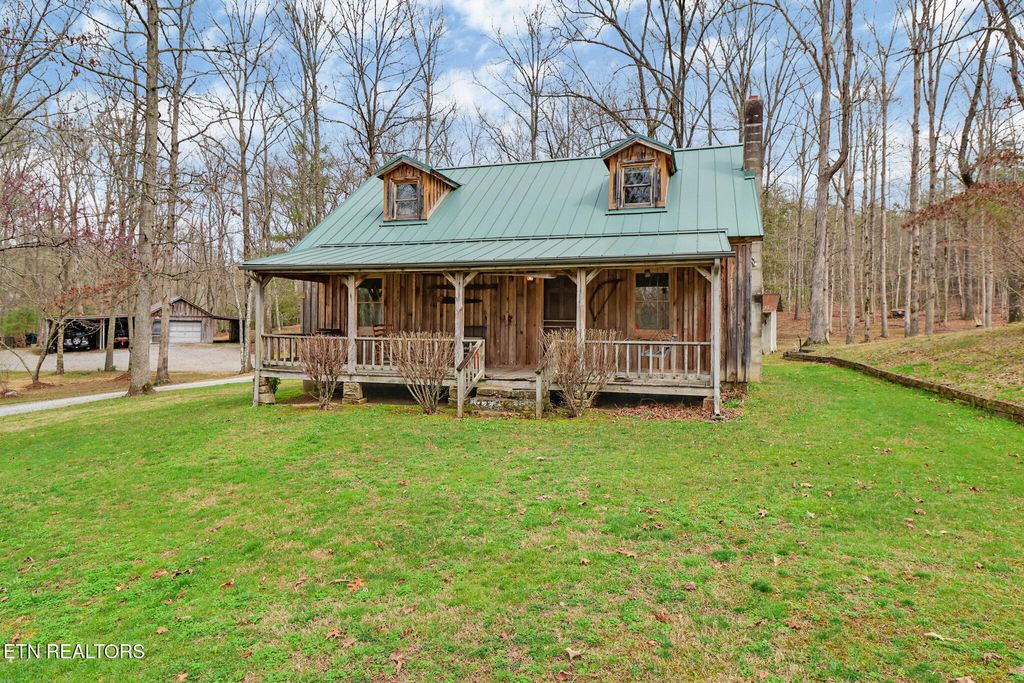 Photo of 1318 W End Rd, Rockwood, TN 37854 (MLS # 1332392)