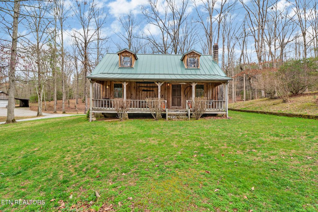 Photo of 1318 W End Rd, Rockwood, TN 37854 (MLS # 1332392)