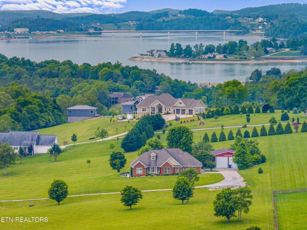 Photo of 687 Burchfield Road Rd, Dandridge, TN 37725 (MLS # 1300080)