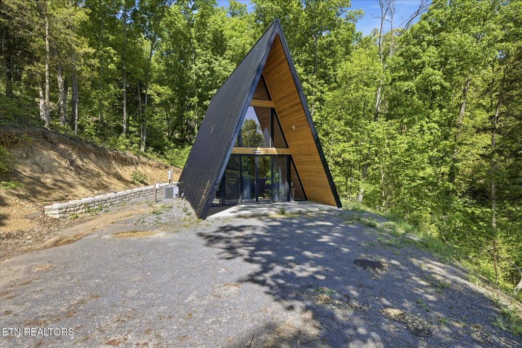 Photo of 1096 U.S. 25E, Newport, TN 37821 (MLS # 1337705)