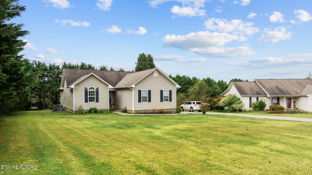 Photo of 142 Rockwell Blvd, Madisonville, TN 37354 (MLS # 1282370)