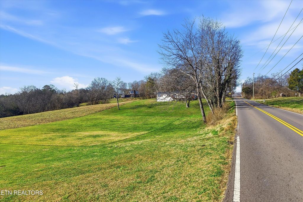 Photo of 9710 Thorn Grove Pike, Strawberry Plains, TN 37871 (MLS # 1334610)