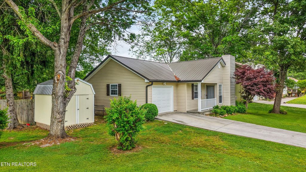 Photo of 2316 Carbury Rd #2316, Knoxville, TN 37921 (MLS # 1338964)