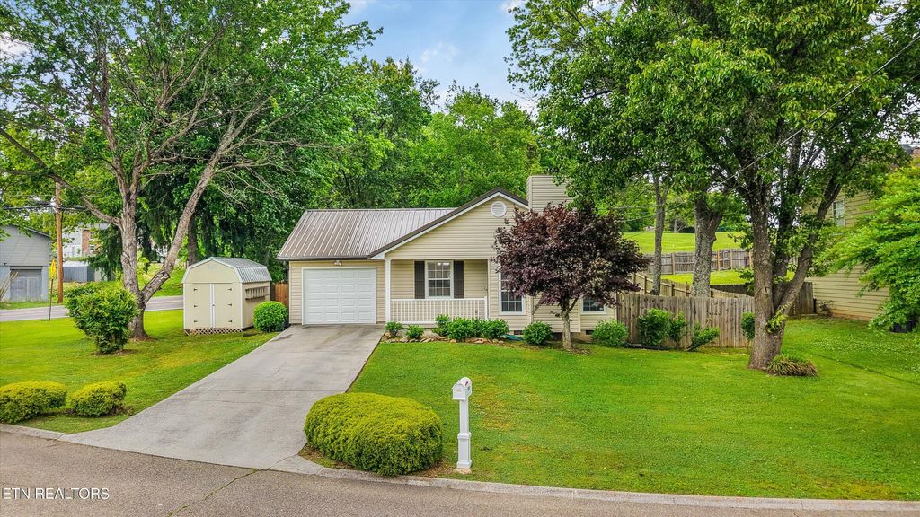 Photo of 2316 Carbury Rd #2316, Knoxville, TN 37921 (MLS # 1338964)