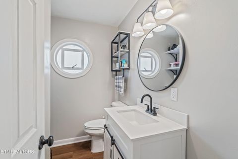 Tiny photo for 509 Williams Street St, Sweetwater, TN 37874 (MLS # 1319634)