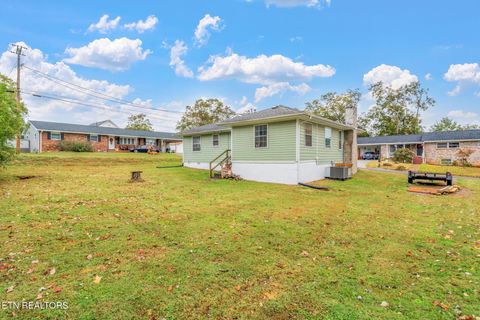 Tiny photo for 509 Williams Street St, Sweetwater, TN 37874 (MLS # 1319634)