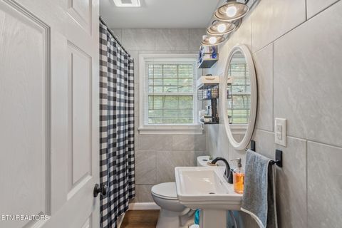 Tiny photo for 509 Williams Street St, Sweetwater, TN 37874 (MLS # 1319634)